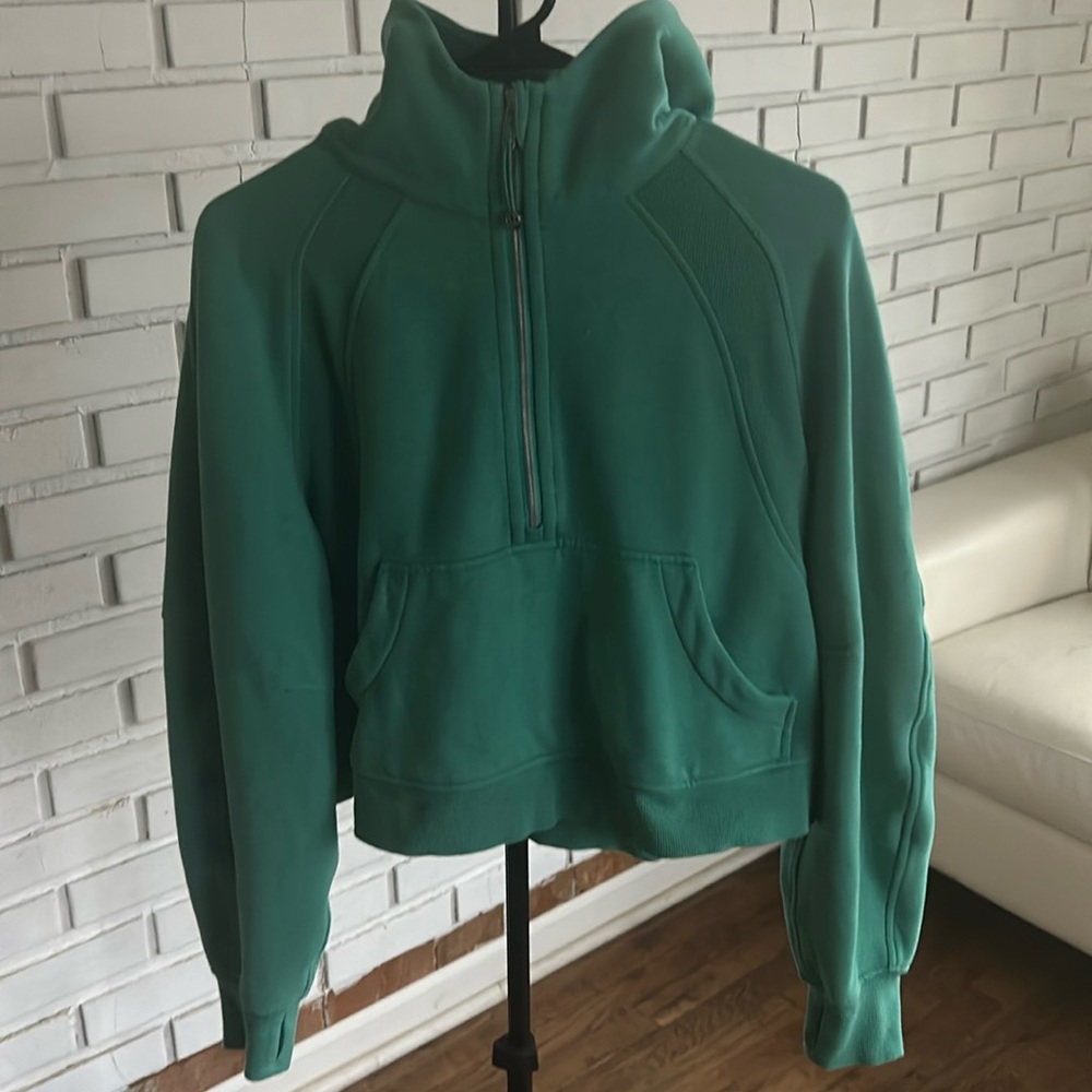 Lululemon oversized scuba half-zip cropped hoodie. Size M/L. Heather Kelly Green